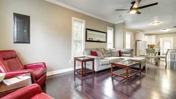 House (2 Bedrooms) | Front of property