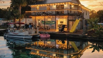 House (4 Bedrooms) | Front of property