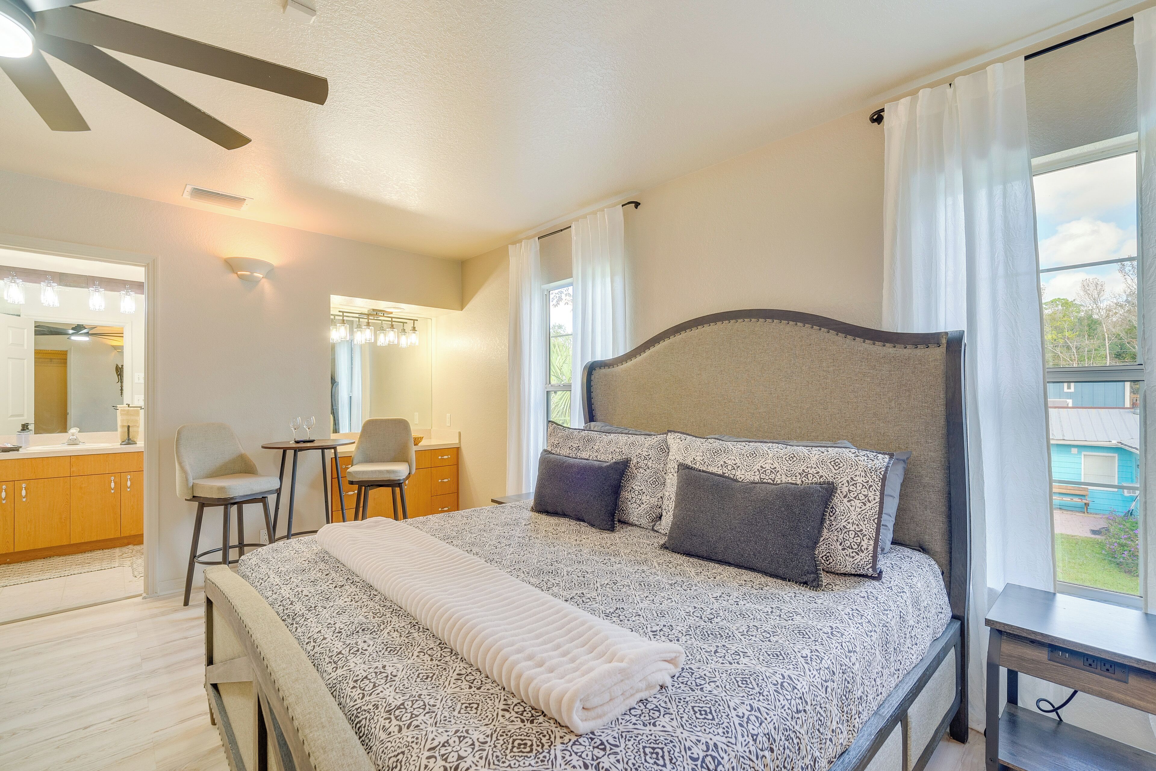 المنشأة من الداخل