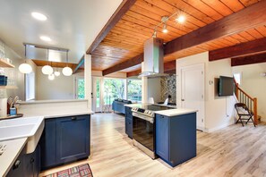 Interior - Modern Oregon Getaway w/ Fireplace, Yard & Deck (Boring)