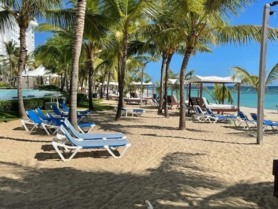 Amazing 2BR Beach Apartment with Ocean View for 6