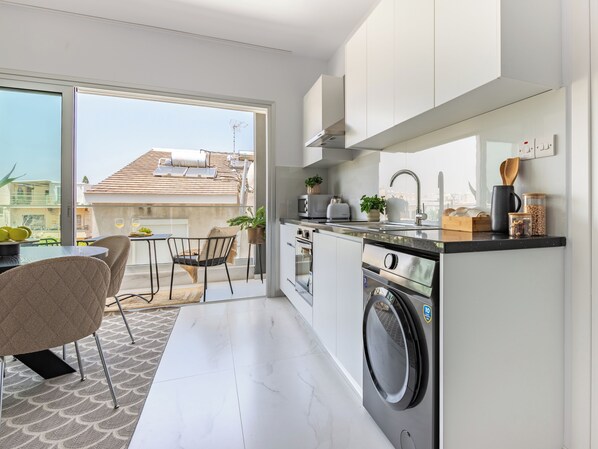 Interior - Sanders Cruise - Elegant Studio Apt With Balcony (Limassol)