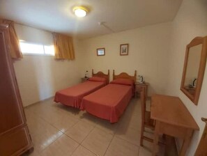 2 bedrooms, free WiFi, bed sheets - Parque Carolina (Costa del Silencio)