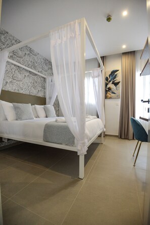 Deluxe Double Room | In-room safe, desk, blackout drapes, free WiFi - Aqueduct Boutique B&B (Victoria)