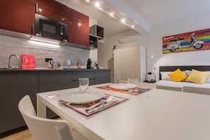 Fridge, microwave, coffee/tea maker, electric kettle - Special 10 apartment by Wonderful Italy (Torino)