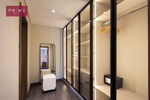 Superior Apartment, 3 Bedrooms | In-room safe, iron/ironing board, free WiFi