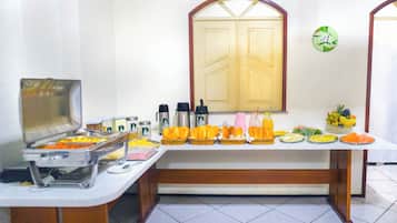 包每日自助早餐