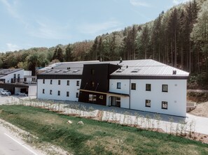 Front of property - GreenLeaf Regensburg (Sinzing)