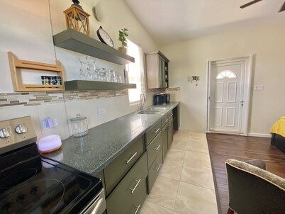 Cozy Gombey Cottage