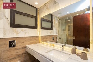 Duplex, 2 Bedrooms | Bathroom