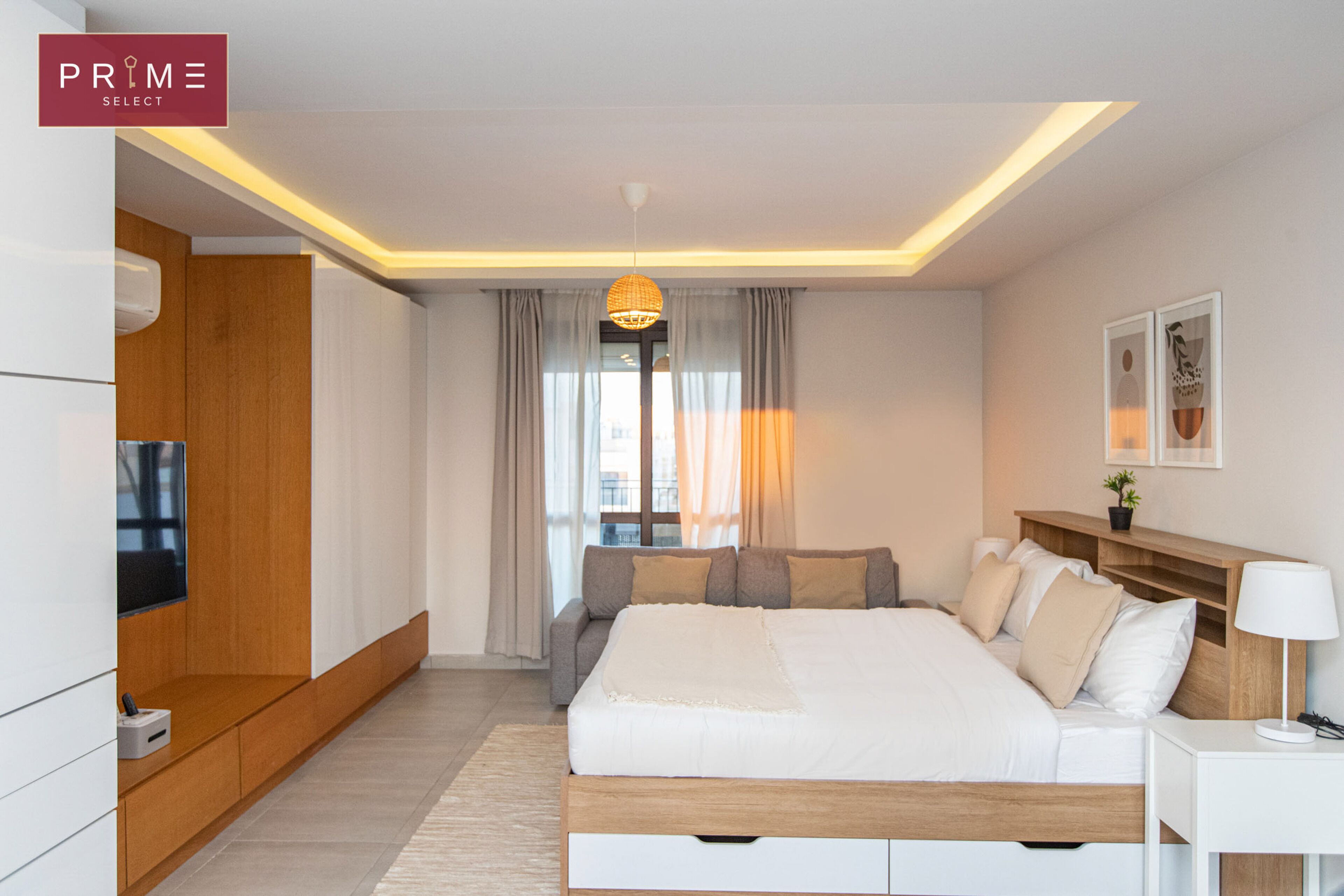 Deluxe Studio | In-room safe, iron/ironing board (on request), WiFi (free)