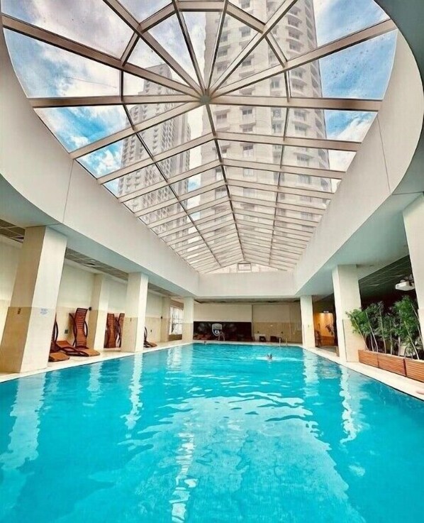 Inomhuspool och uppvärmd pool