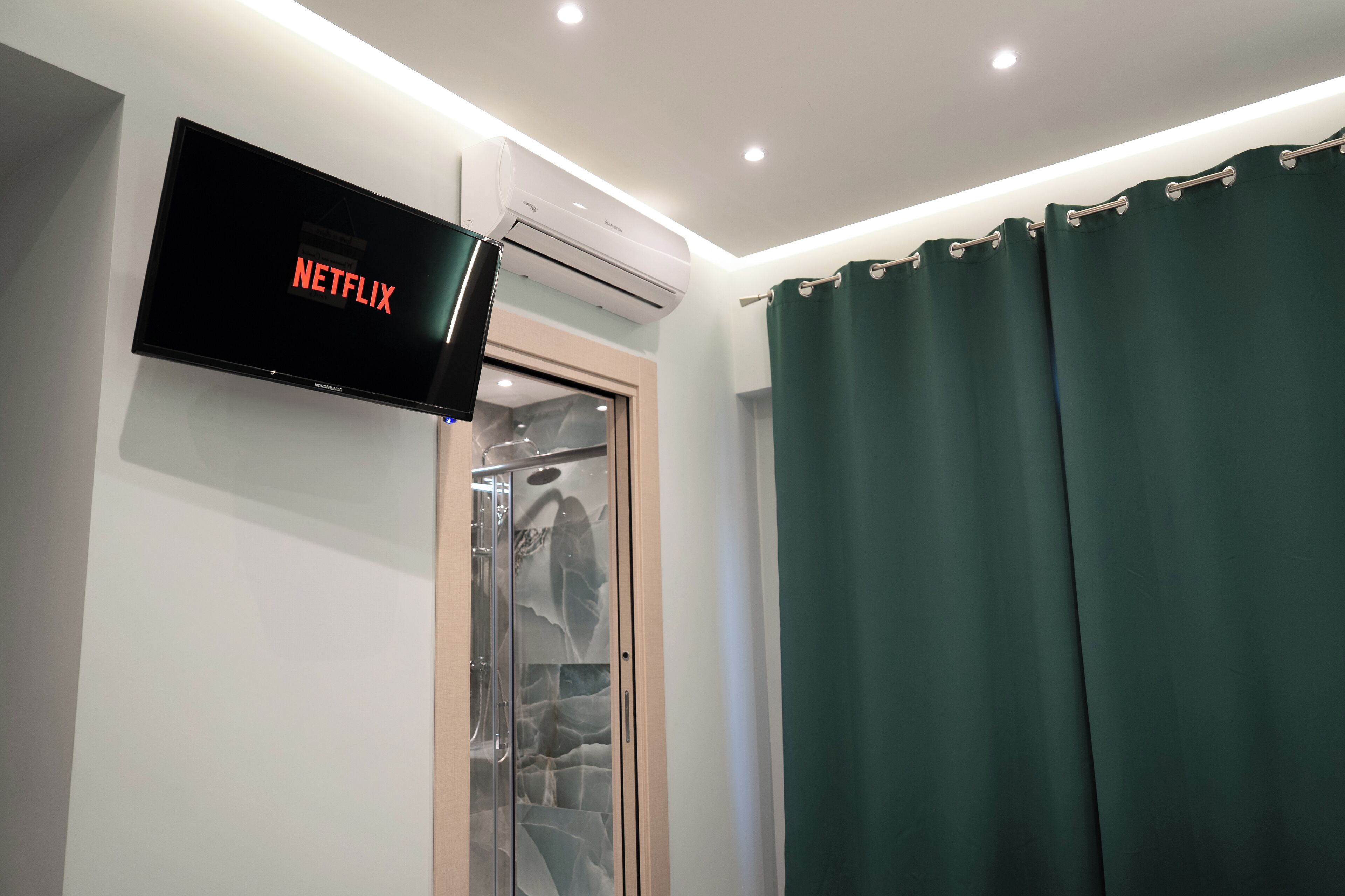 Photo - Napolitano Rooms - Central Station