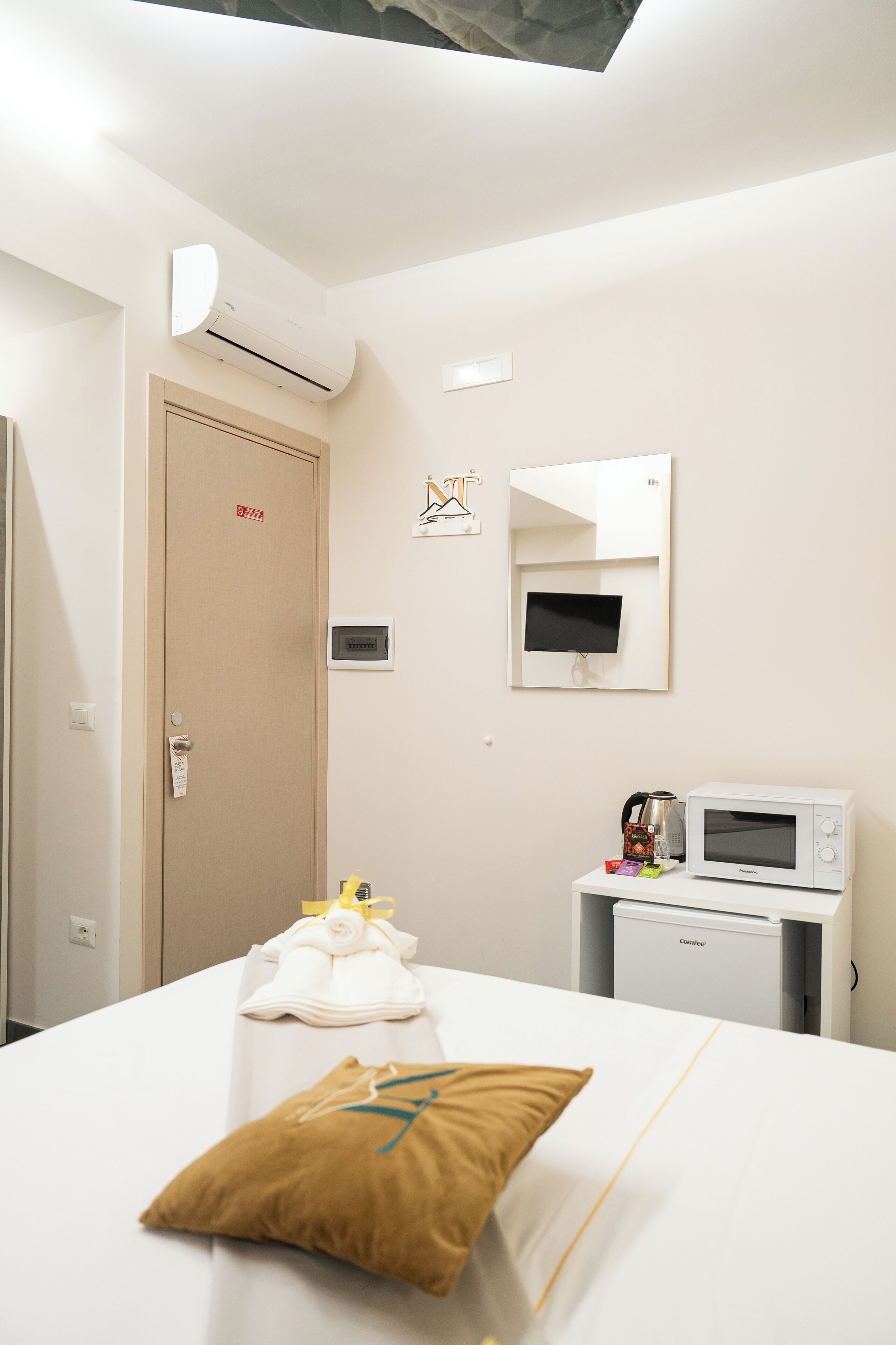 Photo - Napolitano Rooms - CENTRAL STATION