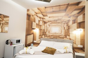 Design dubbelrum eller tvåbäddsrum (Marturano) | Italienska Frette-lakan, sängtillbehör av högsta kvalitet och duntäcken