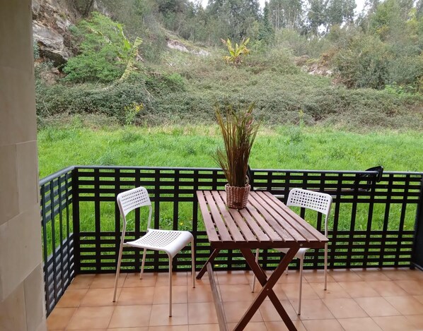 Outdoor dining - Rinconín, Estudio a 900m de la Playa y a 500m del Centro (Llanes)