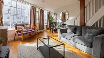 Basic House, Multiple Beds | Living area