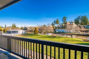 Property grounds - Winter Coastal Europe Escape. Hot Tub. Relaxing 209 (Blaine)