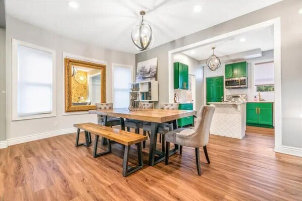 Dining - E Grand Detriot Duplex (Detroit)