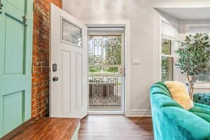 Interior - E Grand Detriot Duplex (Detroit)