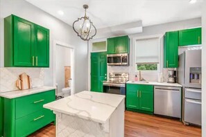 Private kitchen - E Grand Detriot Duplex (Detroit)