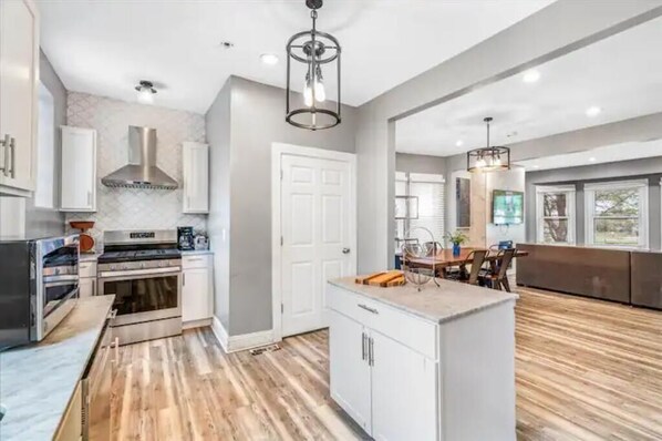 Private kitchen - Great Detroit Duplex (Detroit)