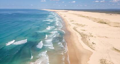 Birubi First Wave, 45a Ocean Ave - pet friendly, waterfront, waterviews, air con, Wi-Fi