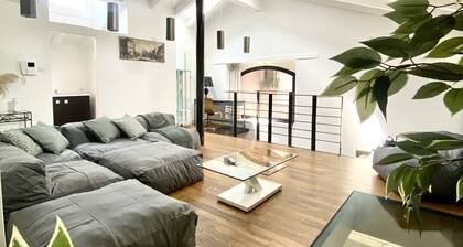 INDUSTRIAL APT. / GARAGE, WIFI, NETFLIX near downtown