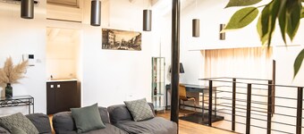 INDUSTRIAL APT. / GARAGE, WIFI, NETFLIX near downtown