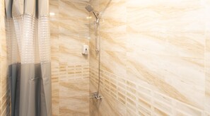 Appartement Standard, 2 chambres | Salle de bain