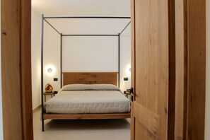 1 bedroom, premium bedding, minibar, in-room safe