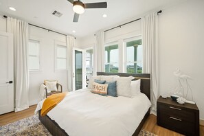 5 bedrooms, desk, iron/ironing board, travel cot