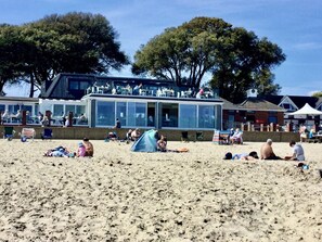 Vlak bij het strand