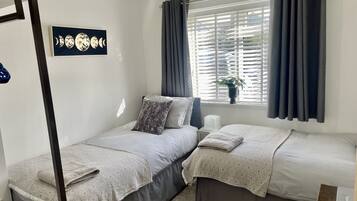 4 bedrooms, iron/ironing board, travel crib, free WiFi