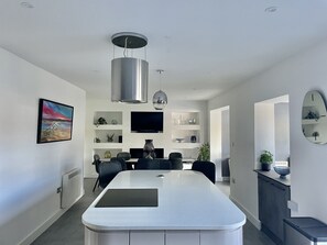 Dining - Prime location by the beach and New Forest  4 bedroom, 3 bathrooms (Highcliffe)