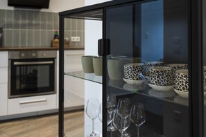 Fridge, microwave, oven, stovetop - Wohnen im Milchhäusle von Schnait (Weinstadt)