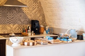 Free daily self-service breakfast - B&B Pietra Rosa Alberobello (Alberobello)