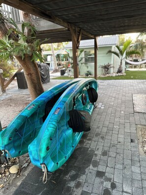 Property grounds - Tropical Island Oasis Full Home (Saint James City)