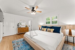 Hus, flere senger (Lakefront Living w/Optional Boat Rent) | 4 soverom, individuelt dekorert og individuelt innredet