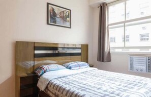 1 habitación, tabla de planchar con plancha y wifi 