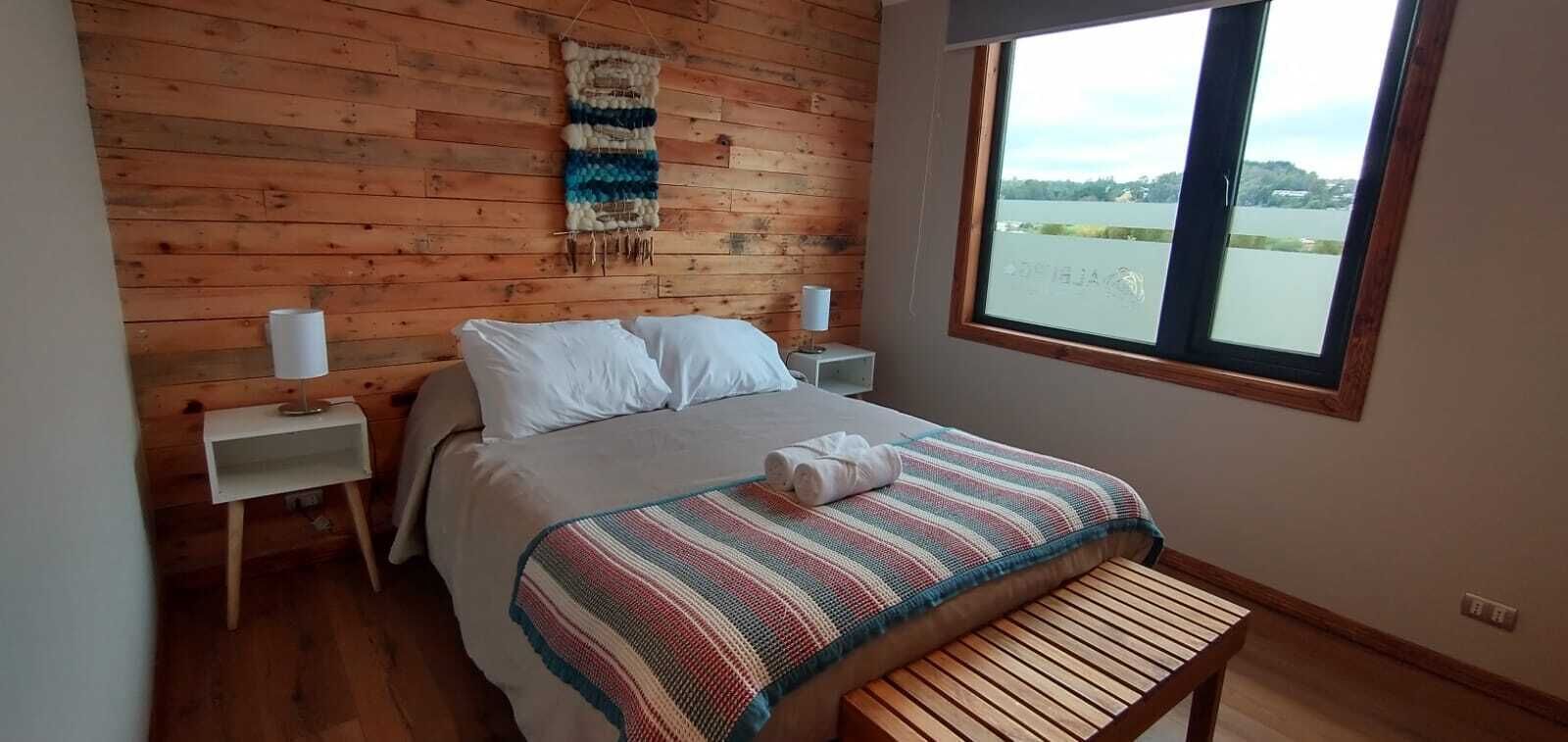 Laptop workspace, free WiFi, bed sheets