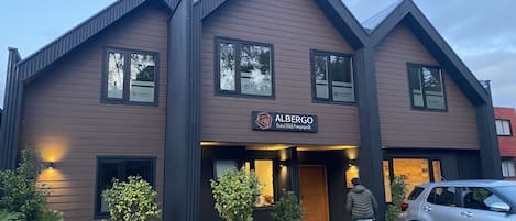 Fachada de la propiedad