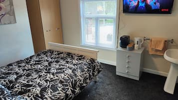 Phòng đôi Tiêu chuẩn | Bộ đồ giường kháng dị ứng, nệm cao su hoạt tính (memory foam)