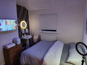 Standard Double Room | Hypo-allergenic bedding, memory foam beds, individually decorated - The Oddfellows Arms (Manchester)