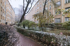 Property grounds - Charming Apartment in Warsaw by Renters (Warsaw)