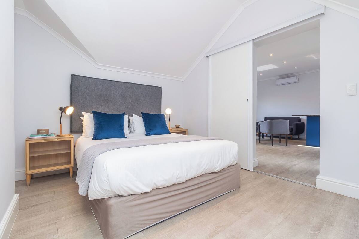 Quarto casal executivo | Cofres nos quartos, Wi-Fi de cortesia