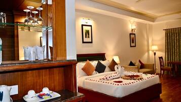 1 bedroom, memory-foam beds, minibar, in-room safe