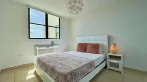 3 Schlafzimmer, Bügeleisen/Bügelbrett, Reisekinderbett, kostenloses WLAN