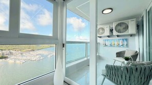 Interior - Harbor Sunrise: Ocean, Mountain & Marina View (Fajardo)