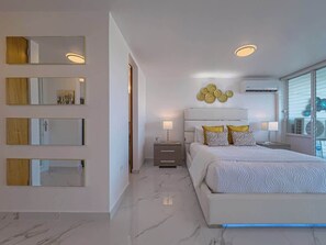 1 bedroom, iron/ironing board, travel cot, WiFi - Azure Marina Suite: Ocean, Mountain & Marina View (Fajardo)